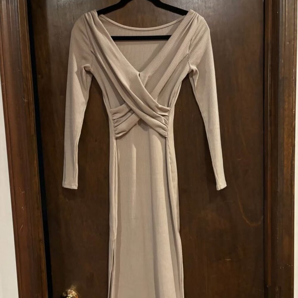 Astr the Label Midi Dress - XS